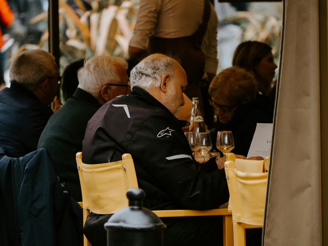 gæster i café